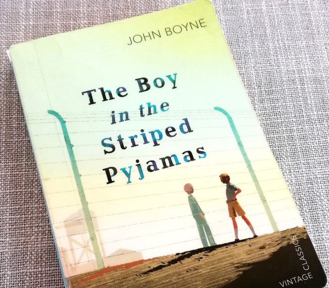 『The Boy in the Striped Pajamas（縞模様のパジャマの少年）』