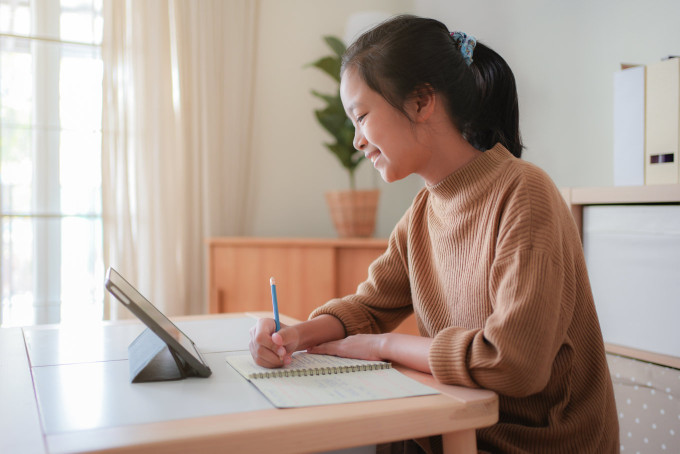 子どもオンライン英会話 約290時間インプットで英語の基礎力を育てる