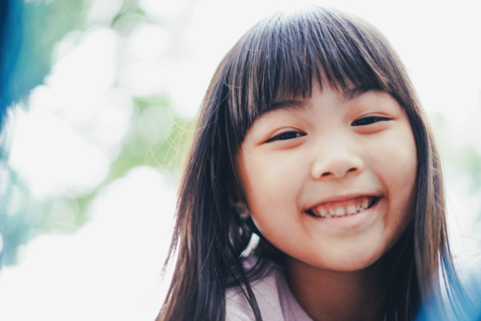 英検の目標として5級・4級を目指す小学生の女の子の画像