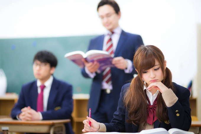 授業の難易度があがるだけでなく、部活・受験勉強・塾通いに忙しい中高生。