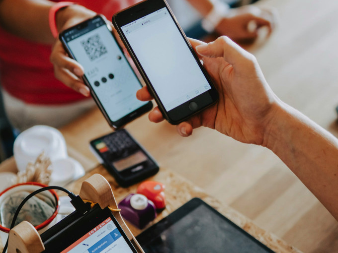 2010年以降に加速したスウェーデンのキャッシュレス決済と生活インフラのデジタル化した様子