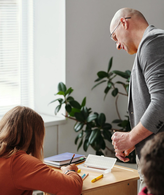 ICT先進国だったスウェーデンの教室がアナログ回帰した様子