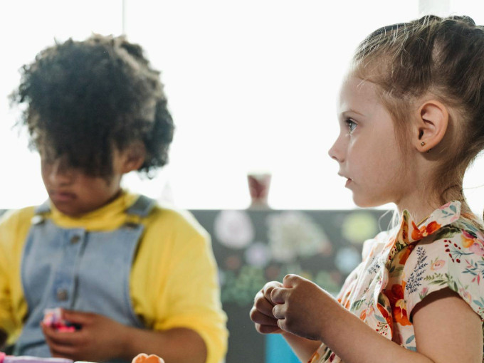 スウェーデンのインクルーシブ教育を受けている子どもたち